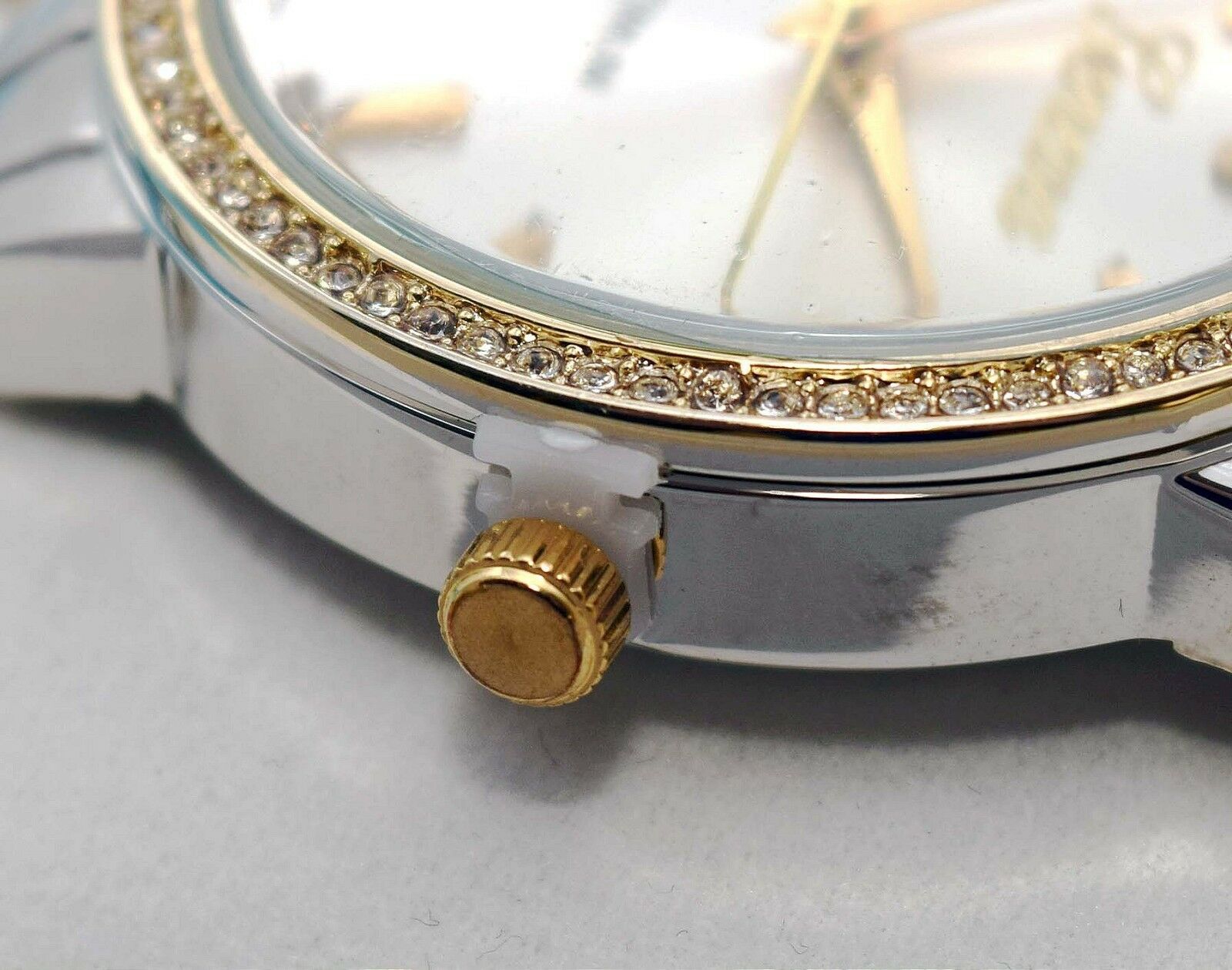 100 x NEW Crown Time Stopper WHITE Plastic Watch Battery Saver Clip stem lock - Fresh Stock Dated December 2025