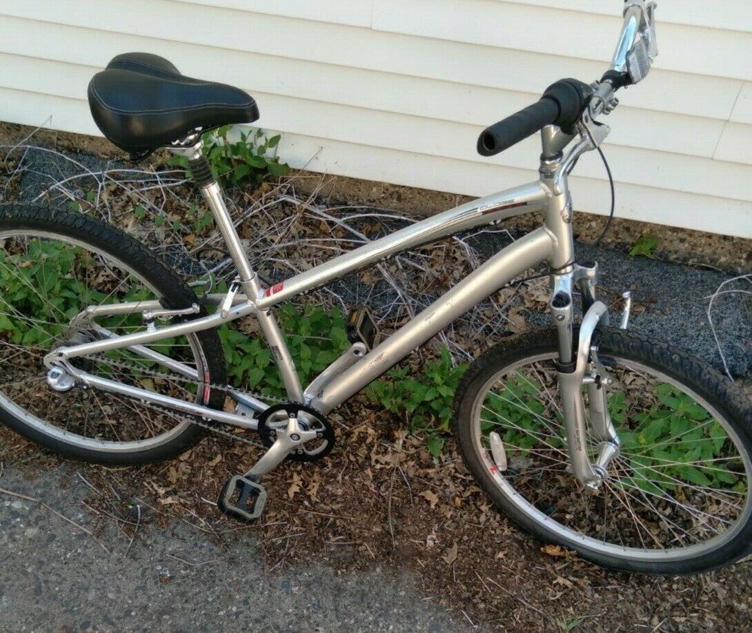 Specialized Globe Bike / Bicycle - - Hybrid - Fresh Stock Dated January 2026