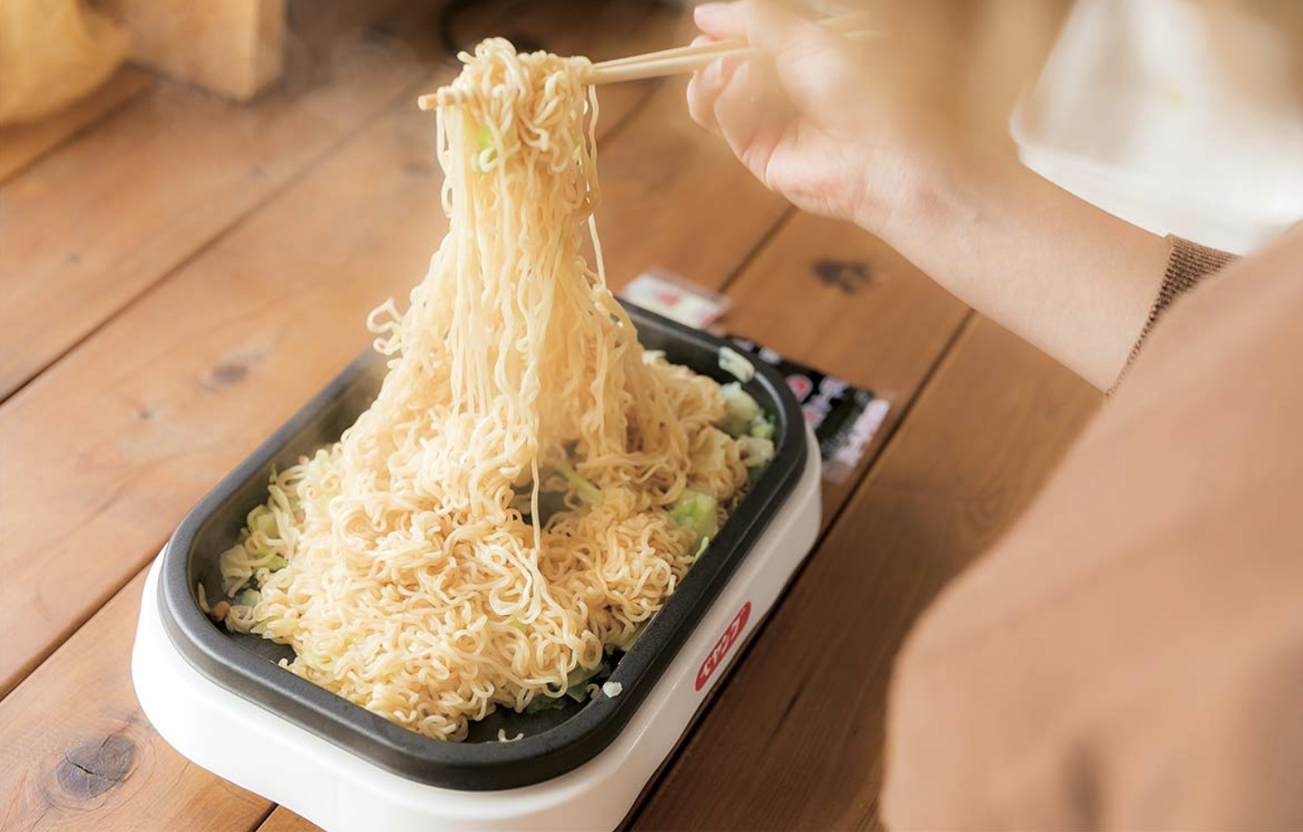 Lithon YAKISOBA MAKER KDEG-001W AC100V Peyoung Instant Noodle Hot Plate - Fresh Stock Dated February 2026