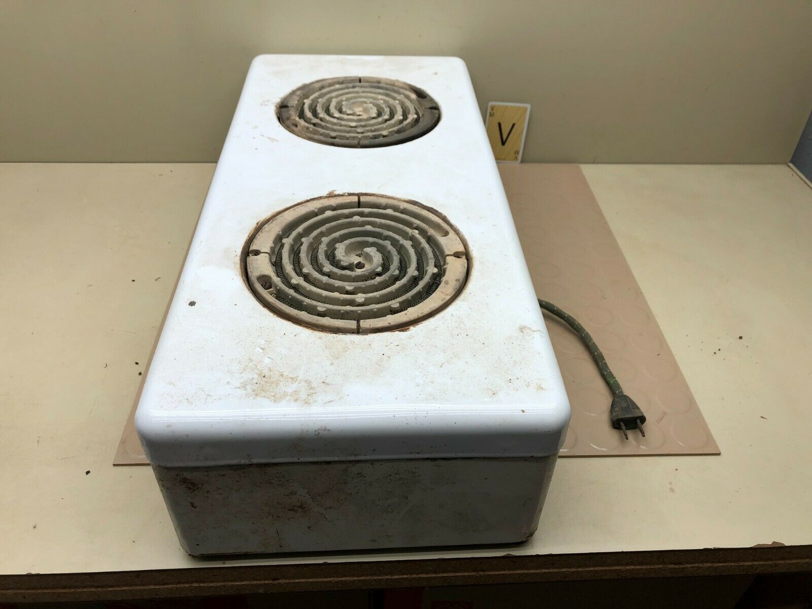 VINTAGE WESTINGHOUSE 2 BURNER ELECTRIC  WHITE PORCELAIN - Fresh Stock Dated February 2026