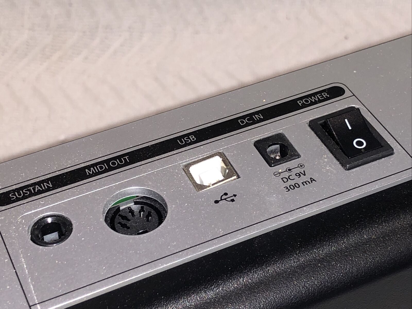 Samson Graphite 49 Key USB MIDI DJ Keyboard Controller After Touch No Power Cord - Fresh Stock Dated December 2025