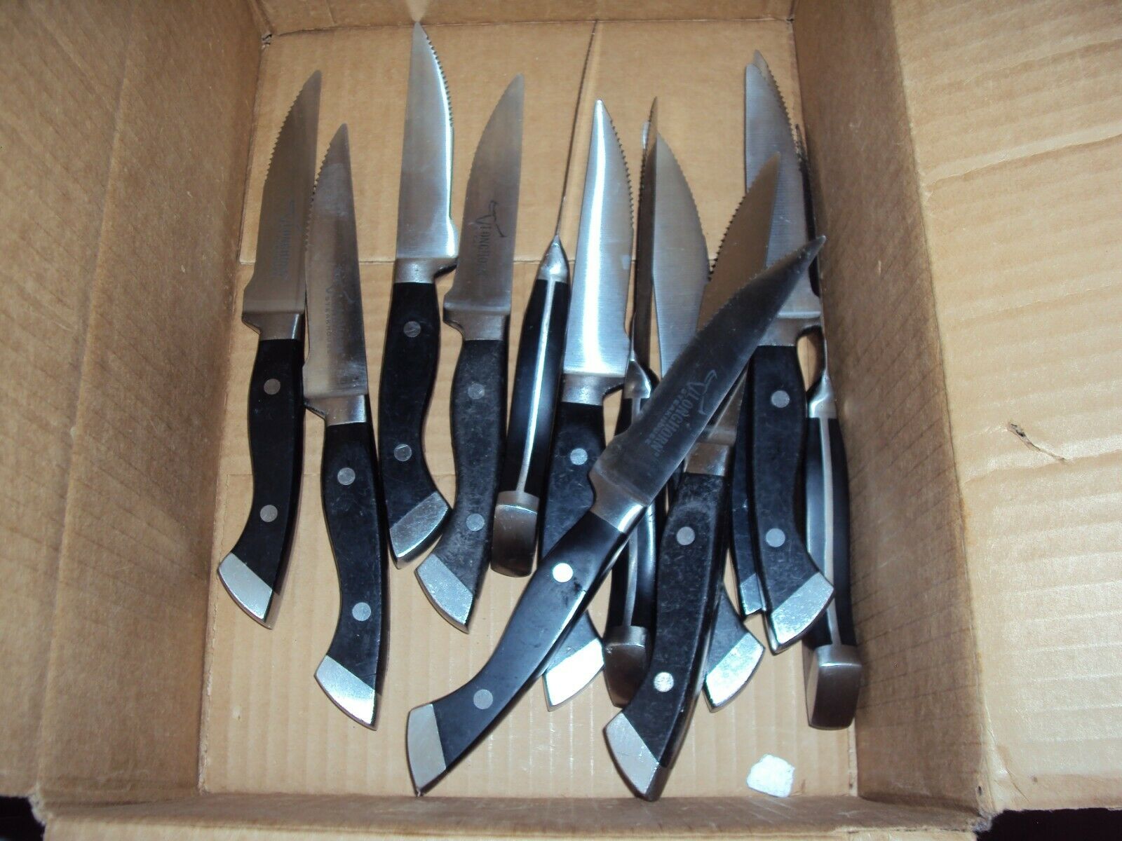 Four LONGHORN STEAKHOUSE Steak Knife, heavy weighted, w/ Logo, Serrated 10.75