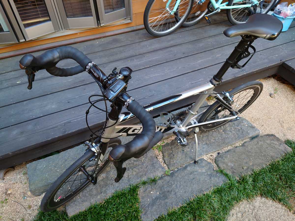 Idiom0 Giant Idiom  used  Mini Bello Road Bike - Fresh Stock Dated December 2025