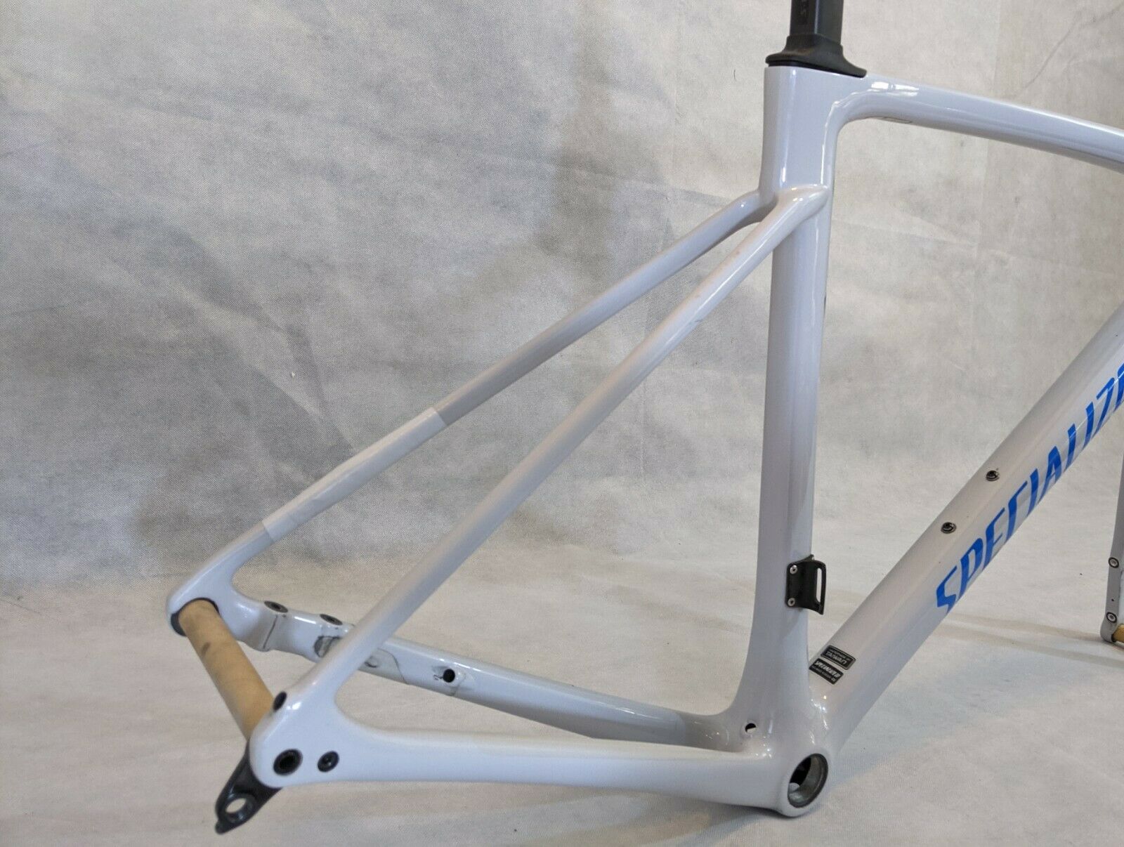 Specialized Roubaix 2019 56cm - Fresh Stock Dated December 2025