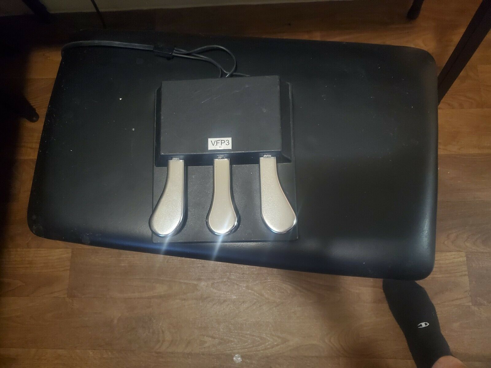 native instruments komplete kontrol s88 + foot controller + stand - Fresh Stock Dated December 2025