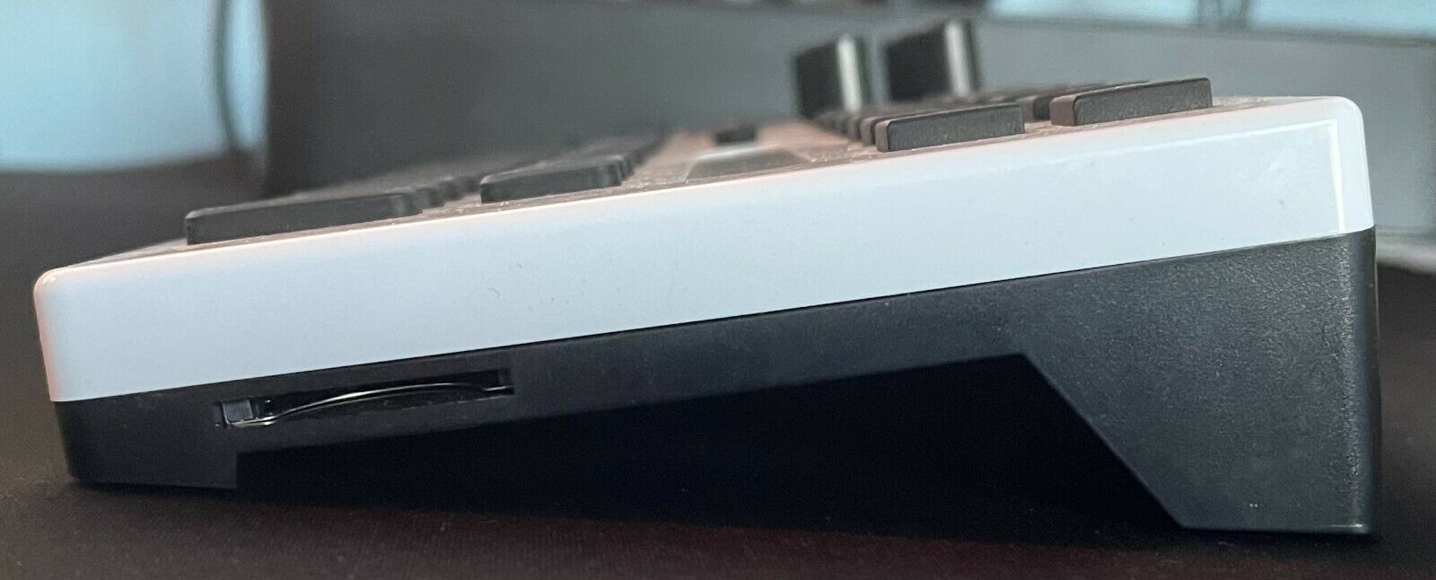 Isla Instruments Kordbot Midi Controller - Mint Condition w/ Softshell Case - Fresh Stock Dated December 2025