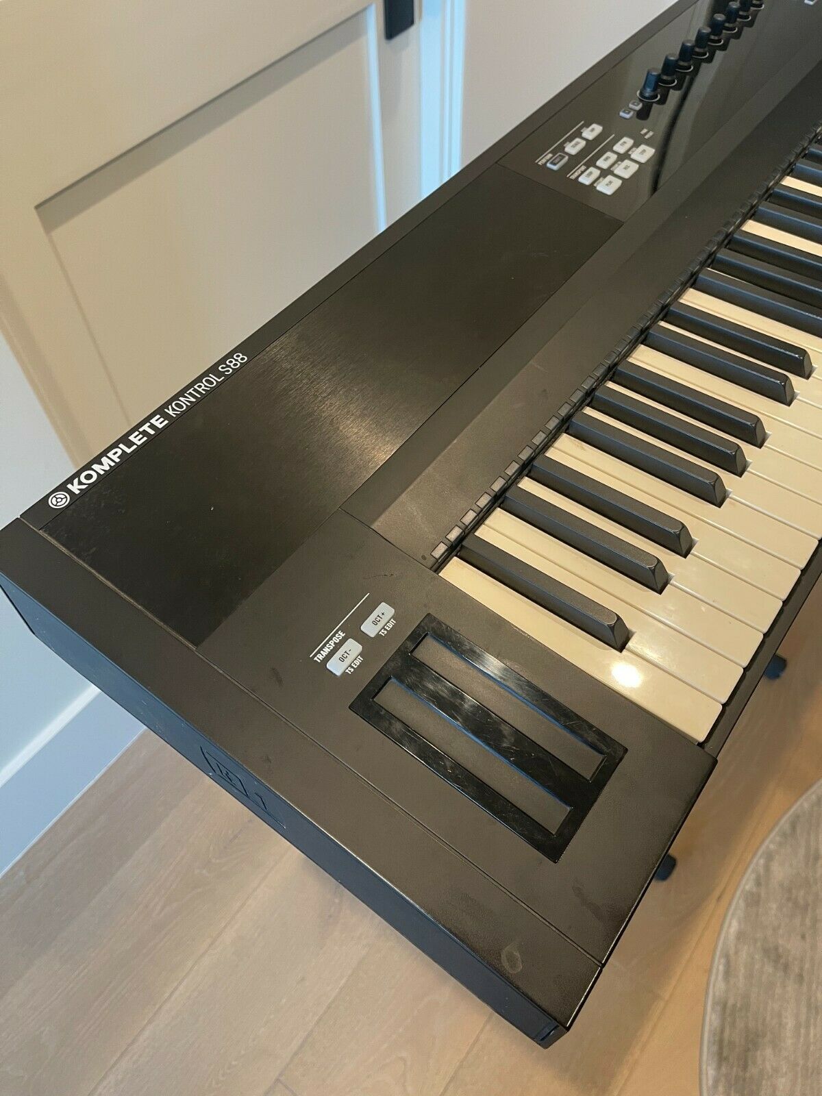 Native Instruments Komplete Kontrol S88 - Good Condition - Fresh Stock Dated December 2025