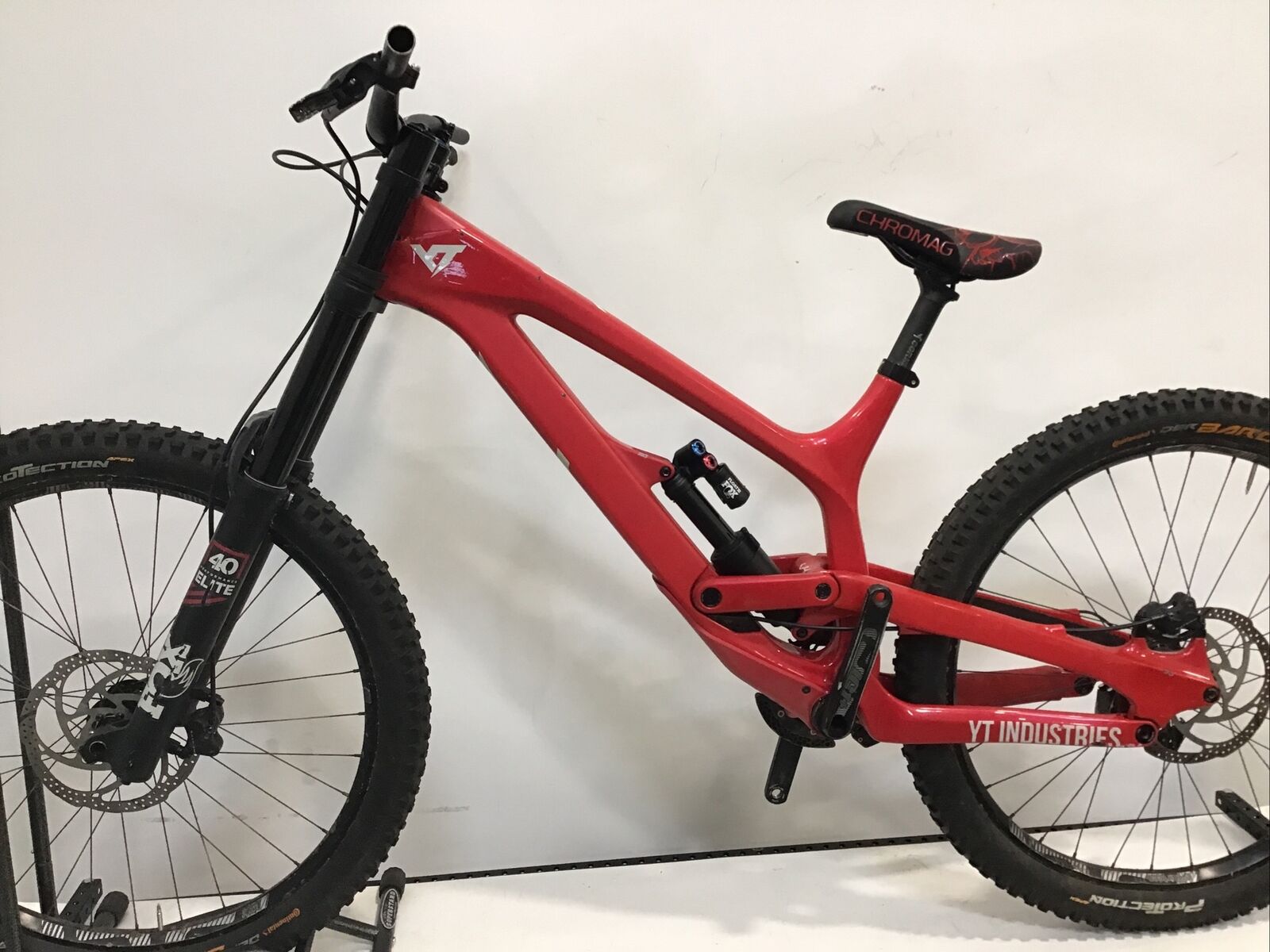 2019 YT Tues 27 CF Pro Mountain Bike X-Large 27.5