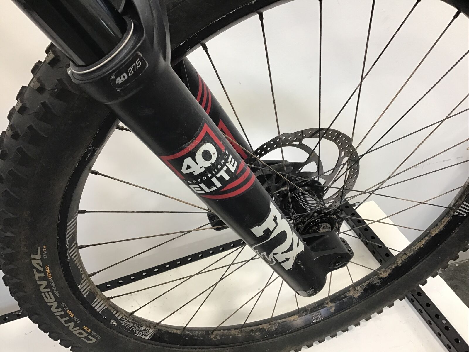 2019 YT Tues 27 CF Pro Mountain Bike X-Large 27.5