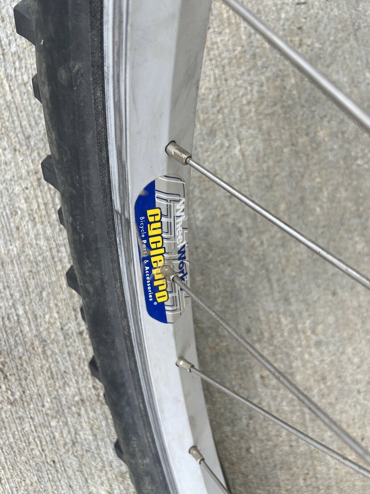 Men's Caloi Vintage Aluminum 21 speed bicycle Mountain Bike - Fresh Stock Dated January 2026