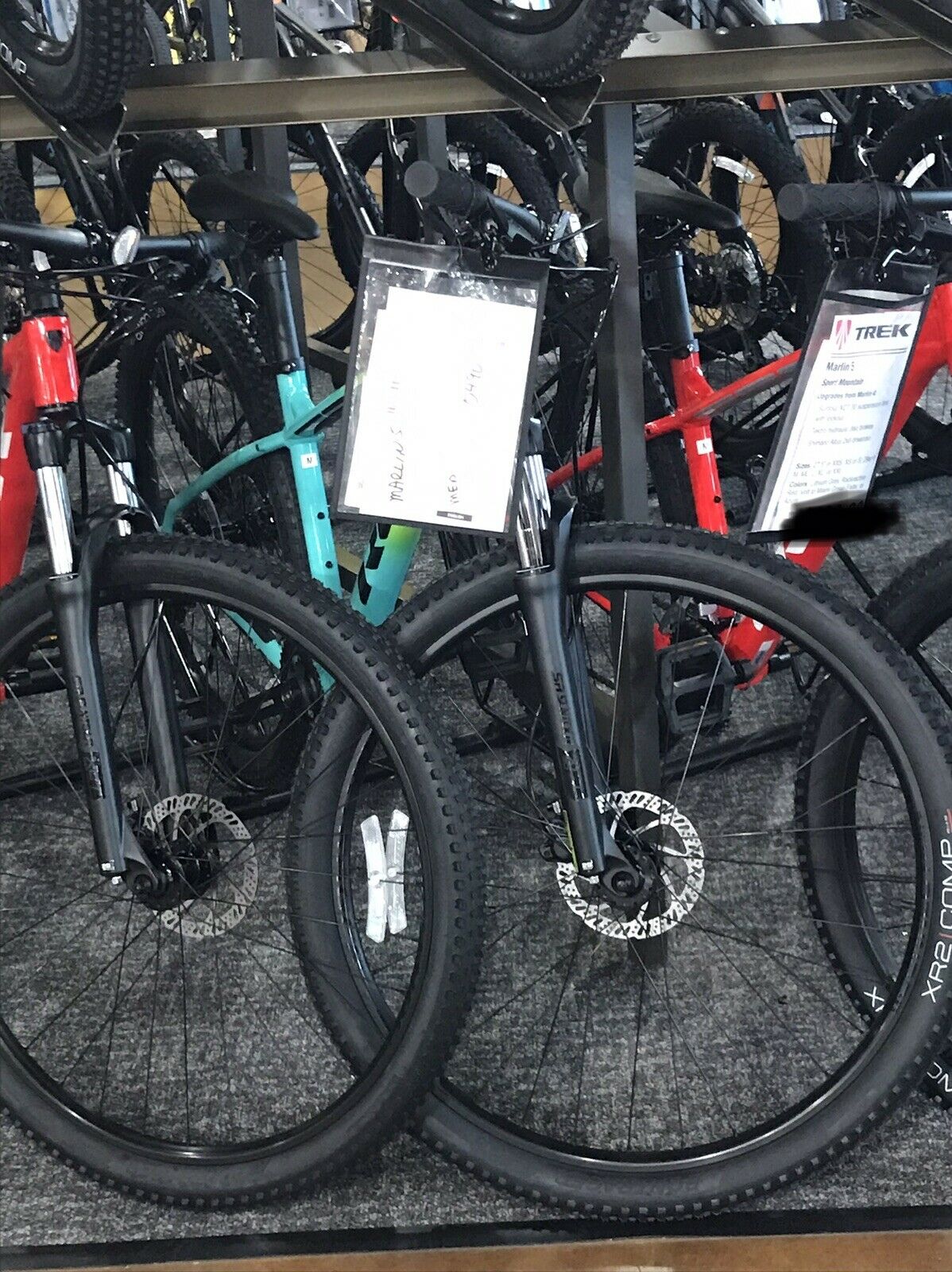 2022 TREK MARLIN 5  SIZE M  MOUNTAIN BIKE - Fresh Stock Dated December 2025