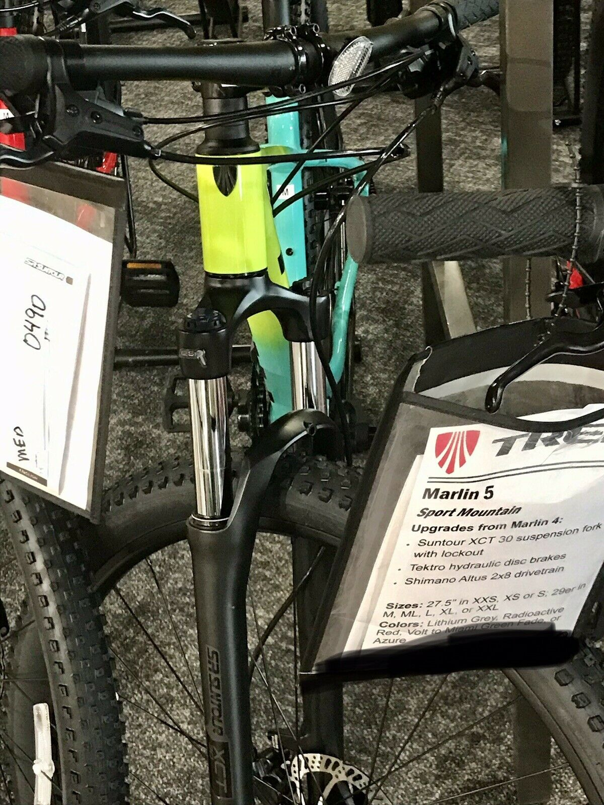 2022 TREK MARLIN 5  SIZE M  MOUNTAIN BIKE - Fresh Stock Dated December 2025