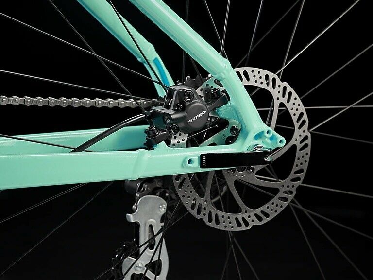 2022 TREK MARLIN 5  SIZE M  MOUNTAIN BIKE - Fresh Stock Dated December 2025