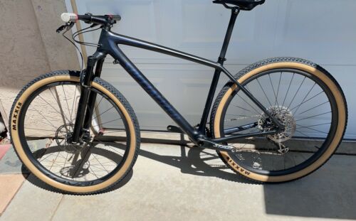 2018 specialized epic pro Size Large - Fresh Stock Dated December 2025