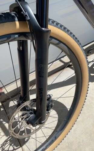 2018 specialized epic pro Size Large - Fresh Stock Dated December 2025