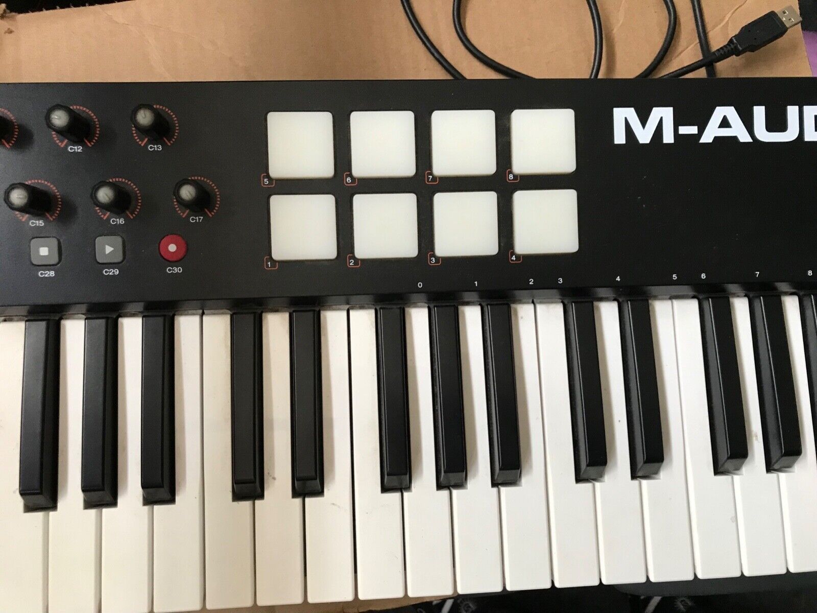 m-audio oxygen 61 - Fresh Stock Dated December 2025