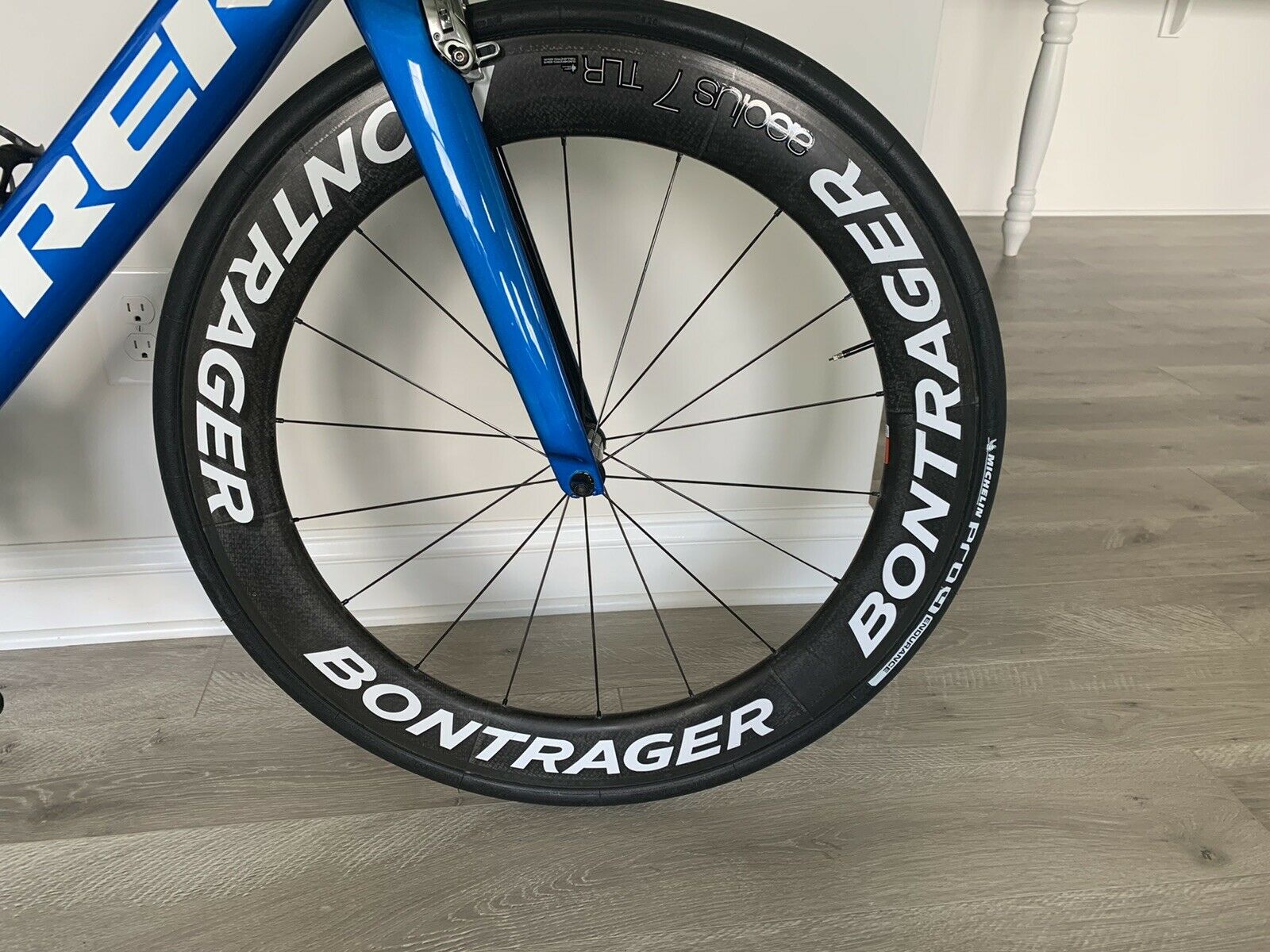 TREK MADONE 2018 Project One 9.9 ~ 62CM / DI2 Dura Ace - Fresh Stock Dated December 2025