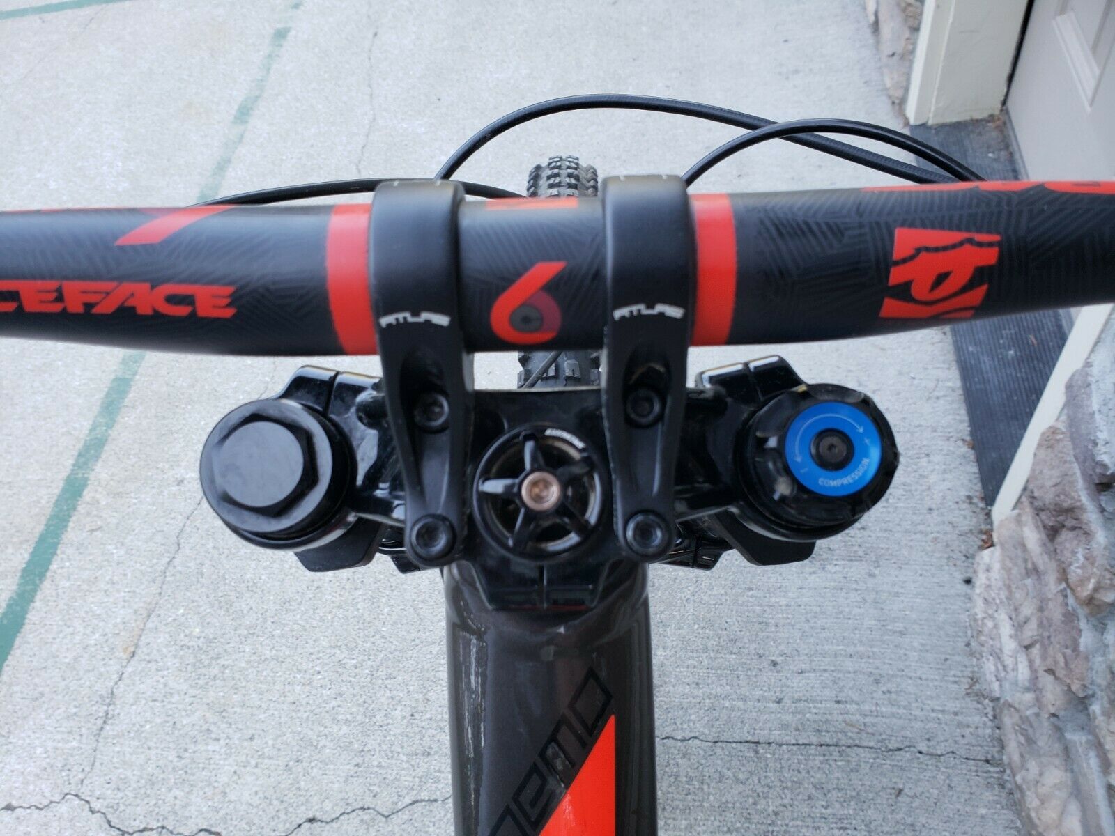 2017 Specialized Demo 8 Aluminum XL, Downhill, Mountain Bike, Very Clean - Fresh Stock Dated December 2025