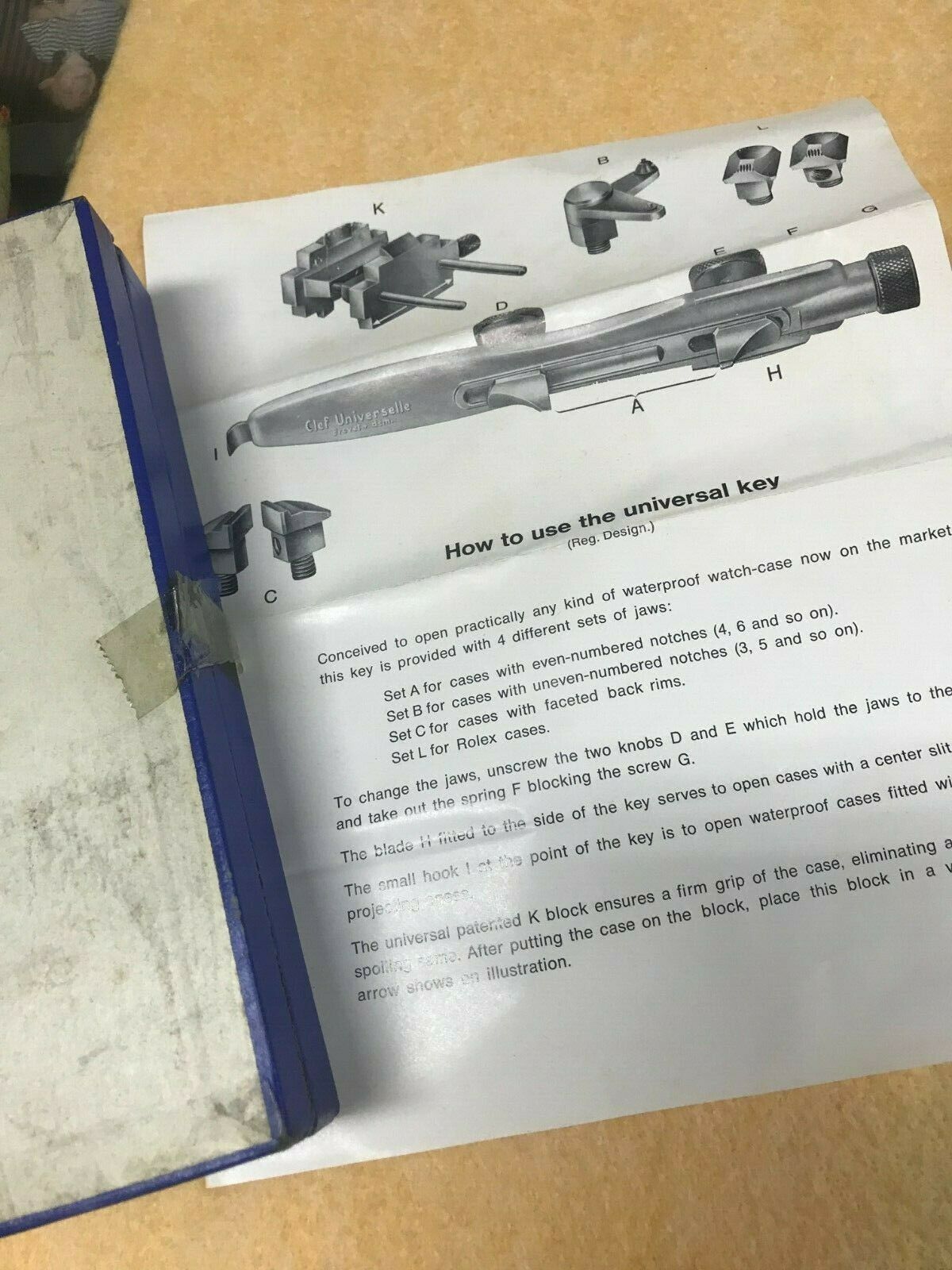 OLD NOS CONDITION UNUSED CLEF UNIVERSELLE WATCH CASE OPENER WATCHMAKER - Fresh Stock Dated December 2025