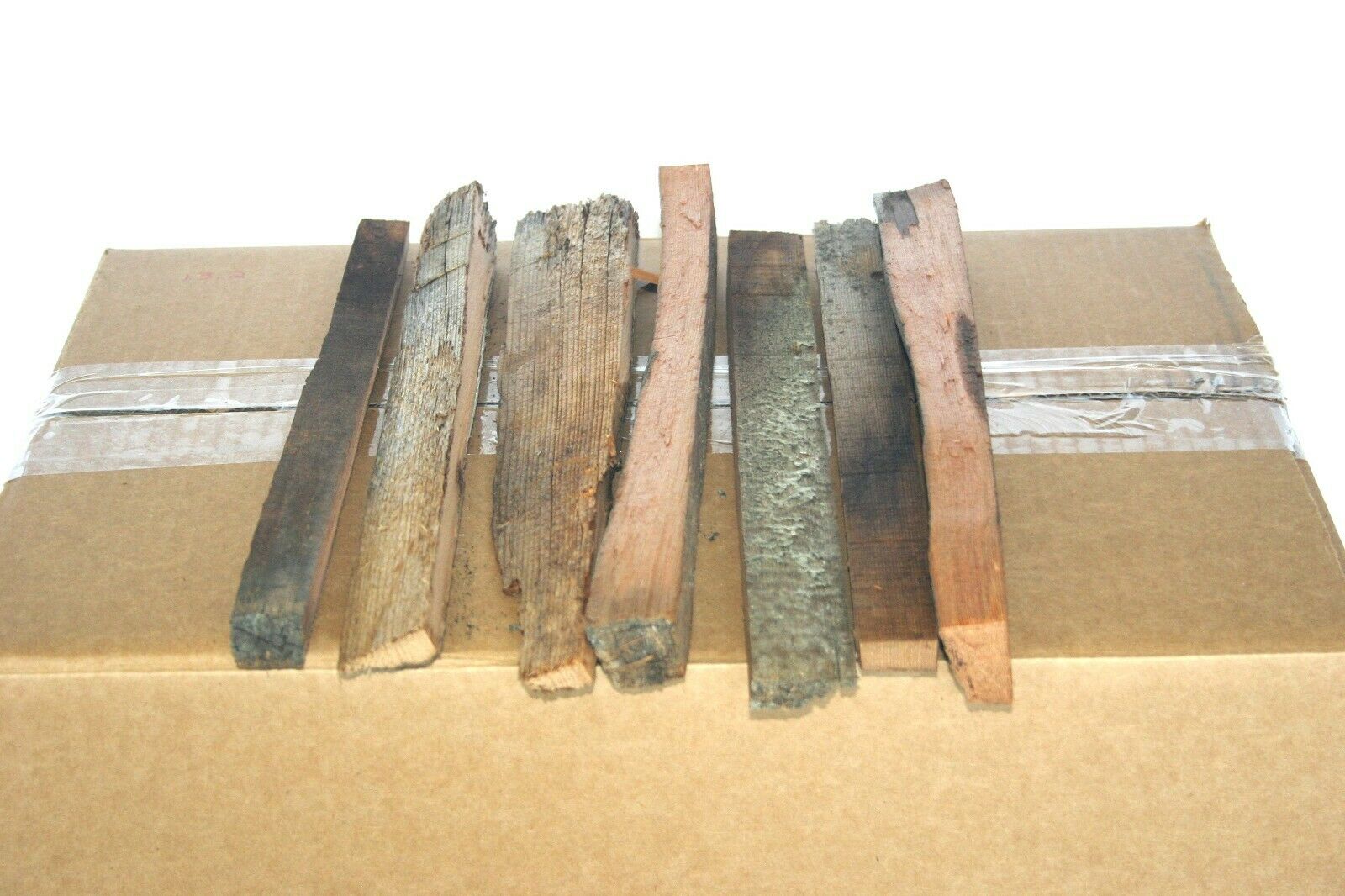Dried cedar kindling, no chemicals, EZ lighting, clean burning, 1 cu ft. box - Fresh Stock Dated January 2026