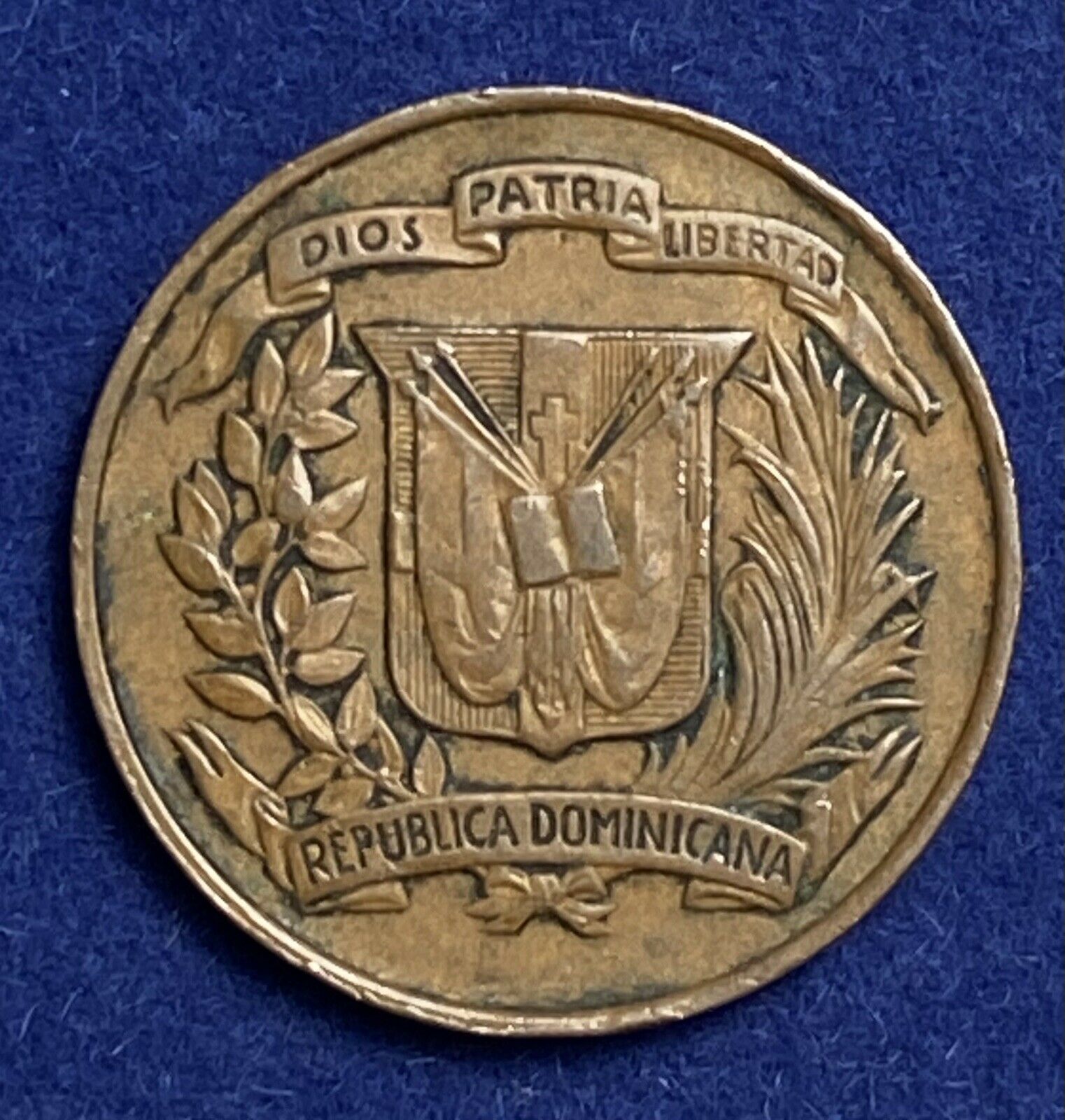 DOMINICAN REPUBLIC 1 Un centavo 1937 First Year of Issue 