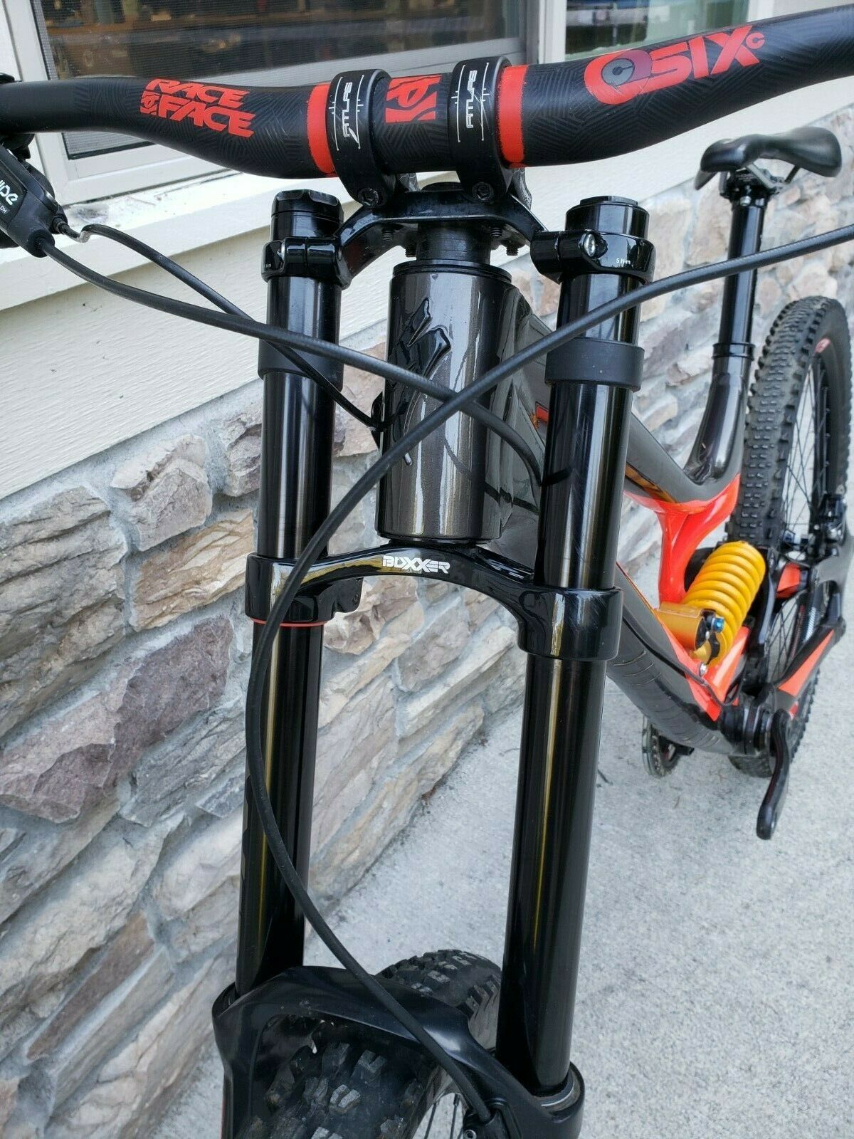 2017 Specialized Demo 8 Aluminum XL, Downhill, Mountain Bike, Very Clean - Fresh Stock Dated December 2025