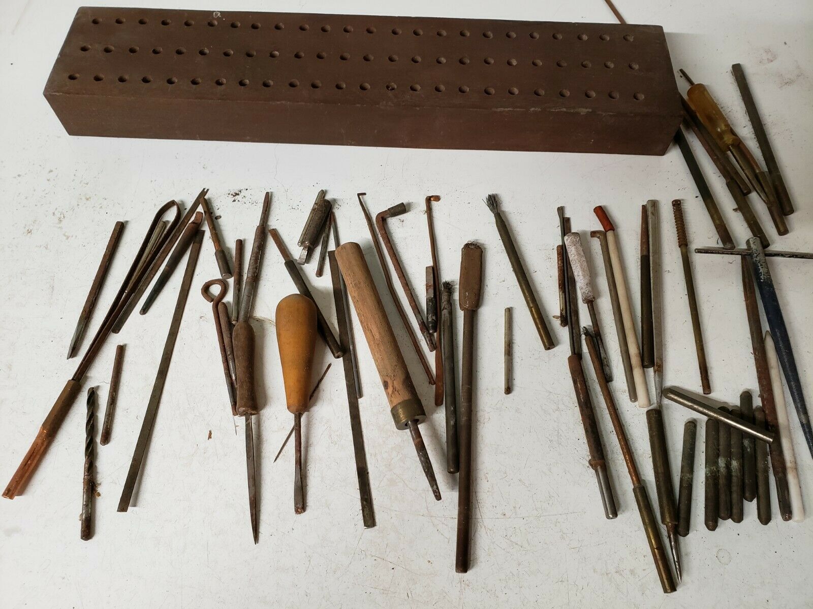 LARGE LOT OF VINTAGE WATCHMAKER / JEWELER TOOLS WITH WOODEN HOLDING RACK - Fresh Stock Dated December 2025