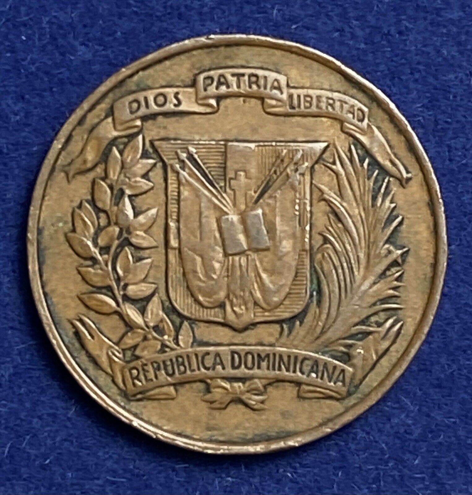 DOMINICAN REPUBLIC 1 Un centavo 1937 First Year of Issue 