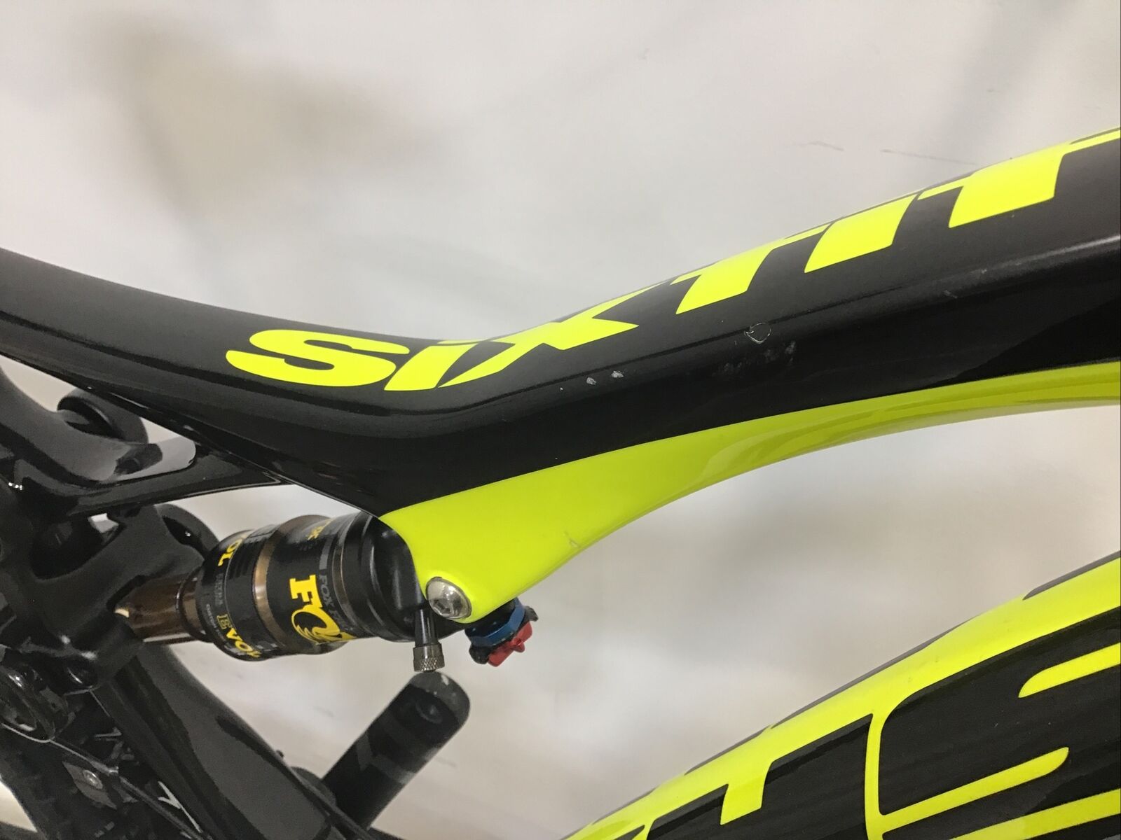 2017 KHS SixFifty 6700 Mountain Bike Medium 27.5