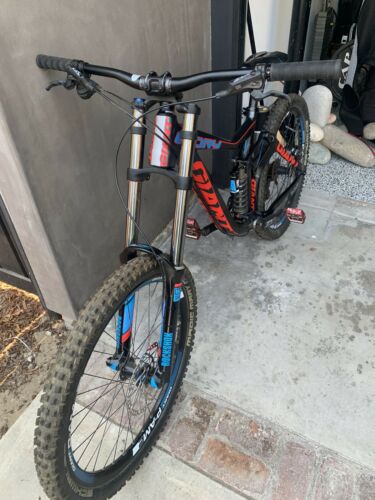 Giant Glory Downhill Bike Mint Condition. Nvr Ridden On Trails or Downhill - Fresh Stock Dated December 2025