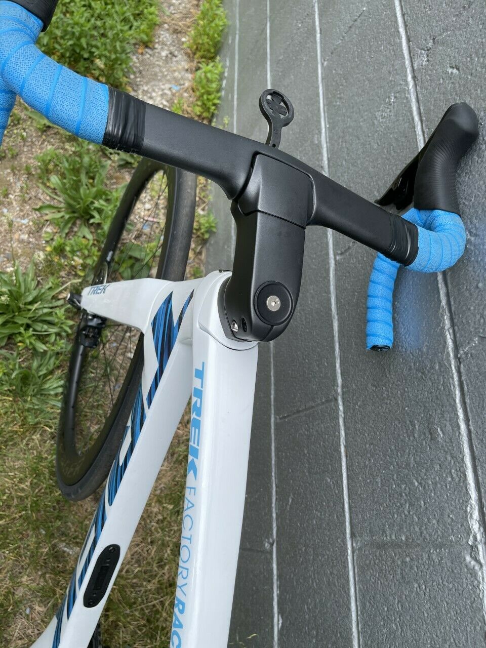 trek slr 700 58cm - Fresh Stock Dated December 2025