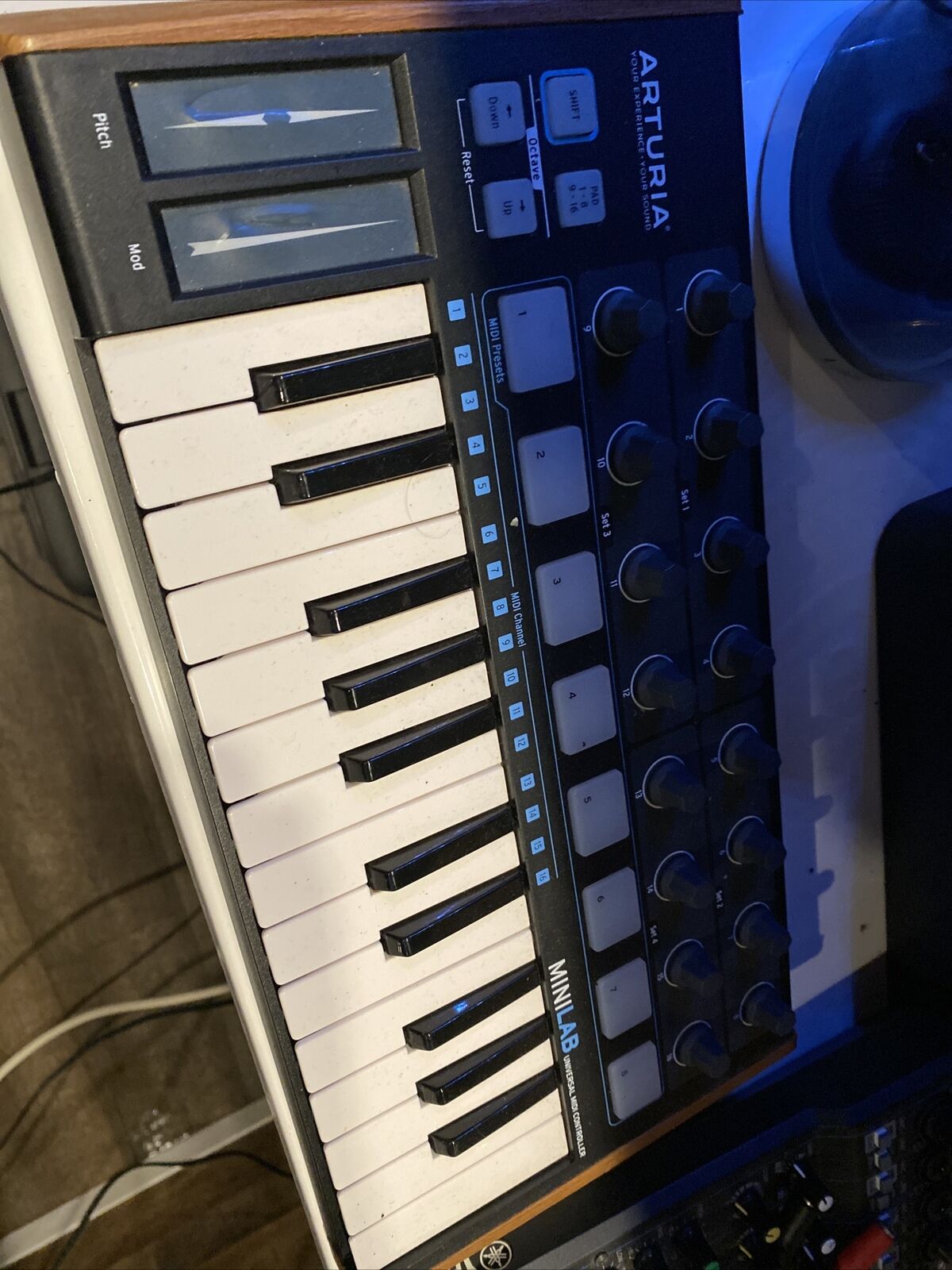 Arturia MiniLab MkII 25 Slim-key Controller - Fresh Stock Dated December 2025