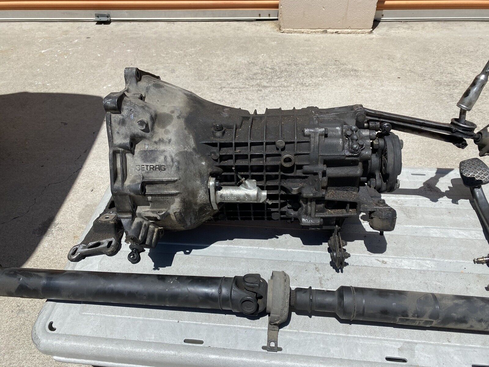 1988 BMW E28 528e Getrag 260 5 Speed M/T Manual Transmission M20 B27 525 E30 325 - Fresh Stock Dated December 2025