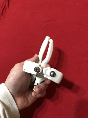 GT PERFORMER BRAKE LEVERS WHITE OLD SCHOOL BMX - Fresh Stock Dated December 2025