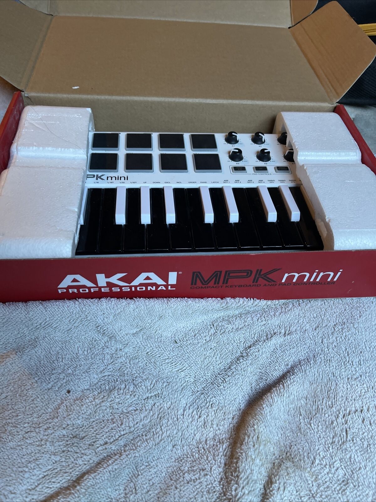 Akai Professional MPKMINIWHITE MKII Compact Keyboard and Pad Controller - White - Fresh Stock Dated December 2025