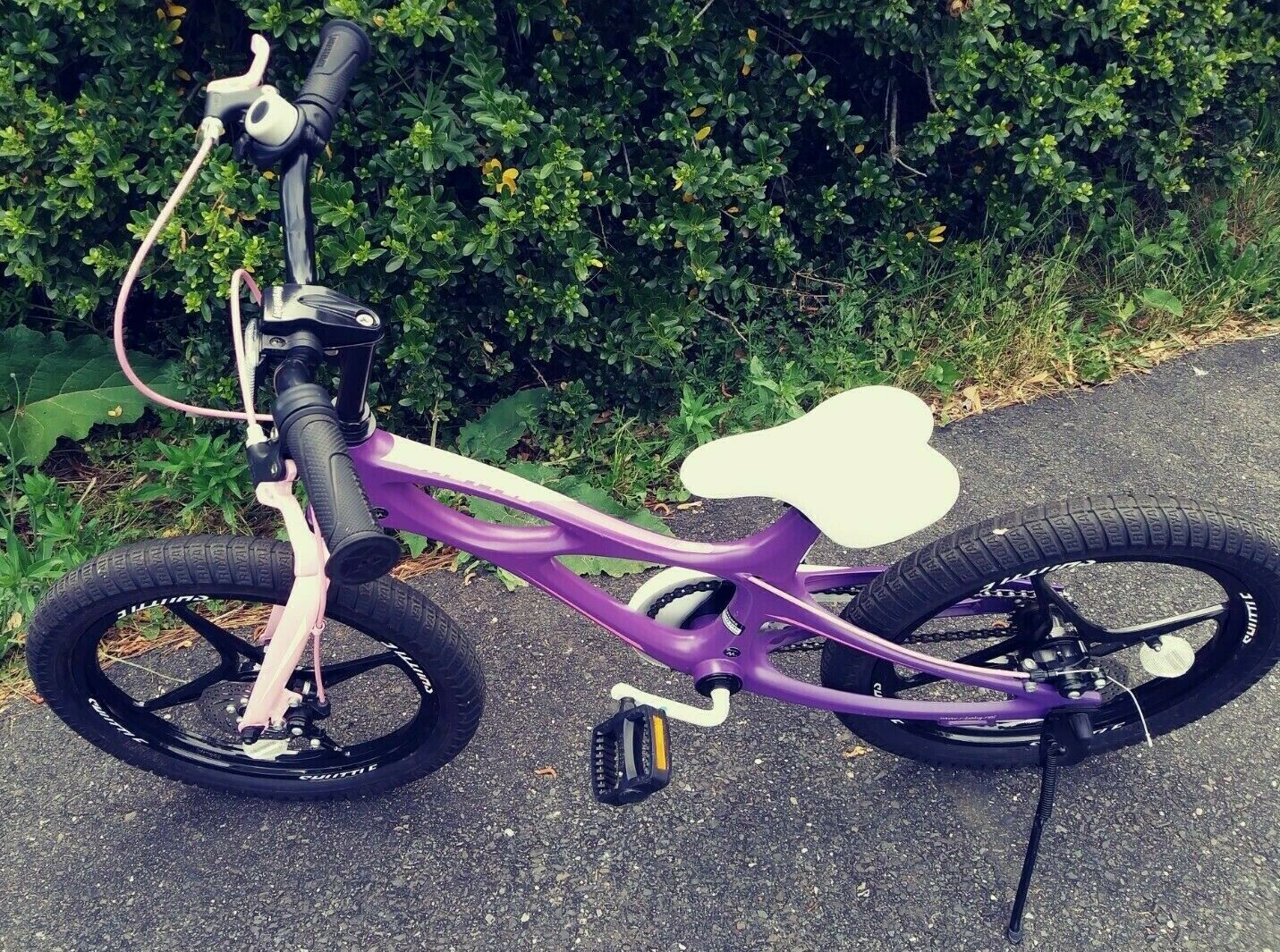 Royal Baby Purple Space Shuttle 18