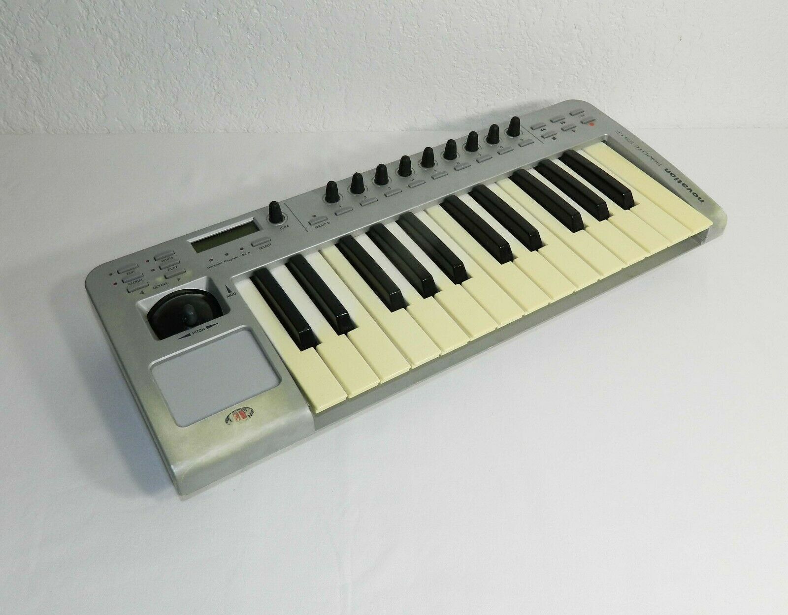 NOVATION ReMOTE 25 LE  MIDI & USB Keyboard Controller Touchpad & Joystick  LOOK! - Fresh Stock Dated December 2025