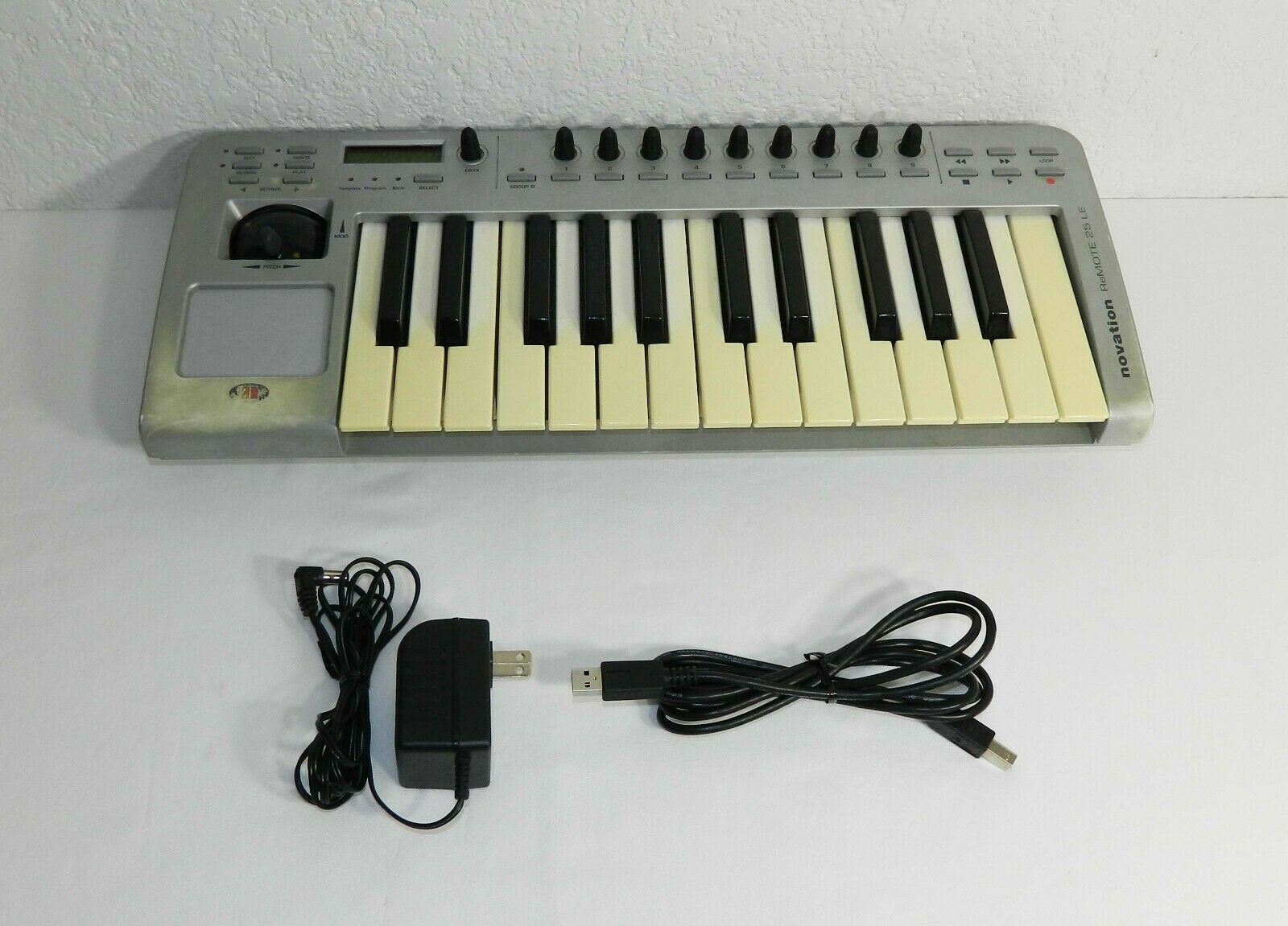NOVATION ReMOTE 25 LE  MIDI & USB Keyboard Controller Touchpad & Joystick  LOOK! - Fresh Stock Dated December 2025