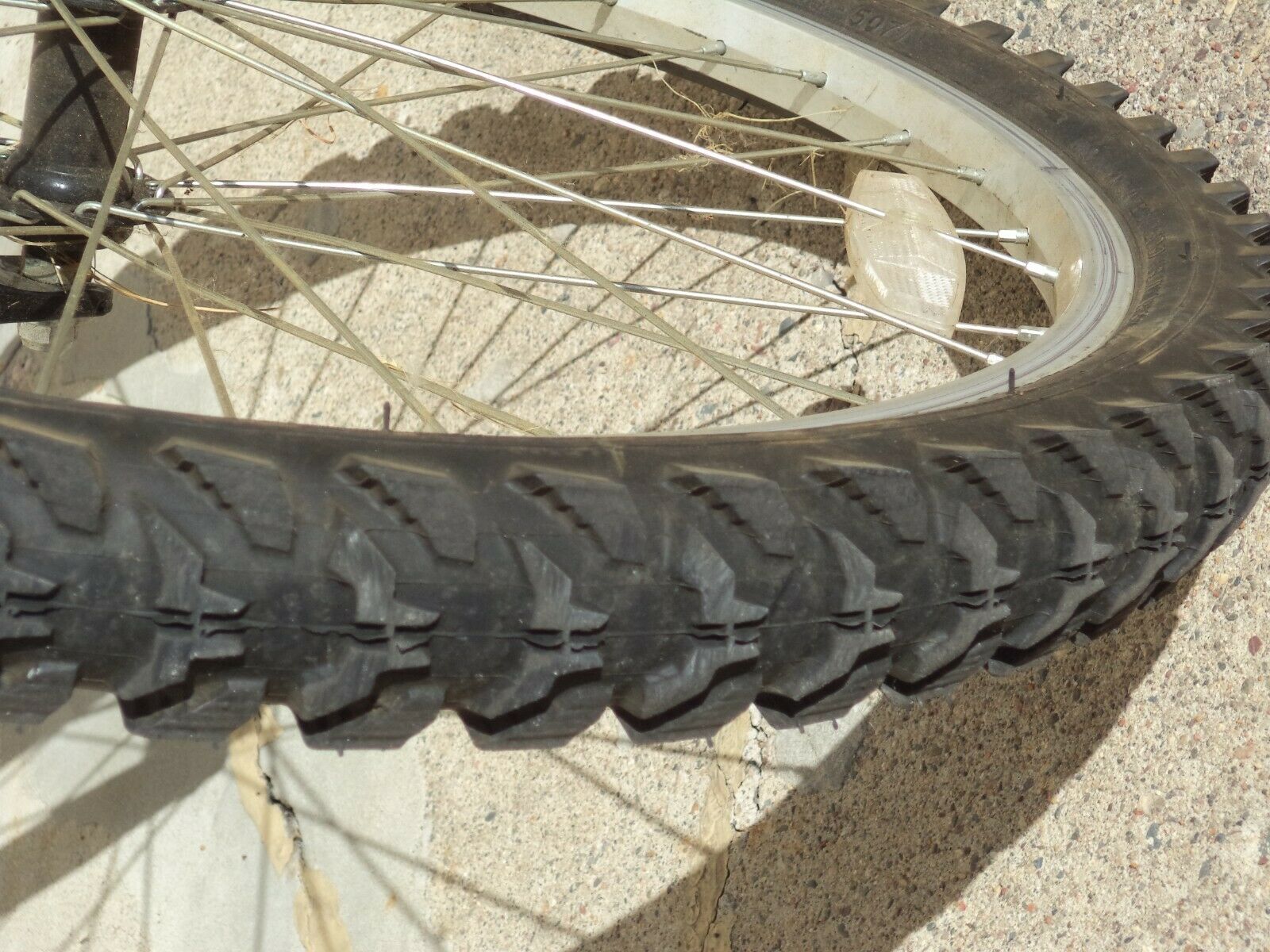 2005 Magna Excitor XP-3000 Mountain Bike 21 Speed, Wheel 24” - Fresh Stock Dated January 2026