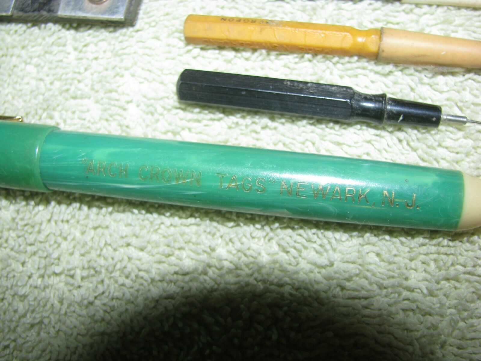 MISC TOOLS WATCH OILERS CUPS HOLDER  WATCHMAKER EXT. BERGEON VIGOR - Fresh Stock Dated December 2025