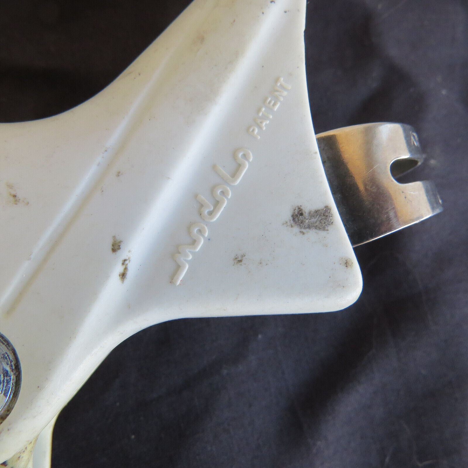 one MODOLO KRONOS WHITE BRAKE HANDLE ROAD RACING LEVER VINTAGE BICYCLE - Fresh Stock Dated December 2025