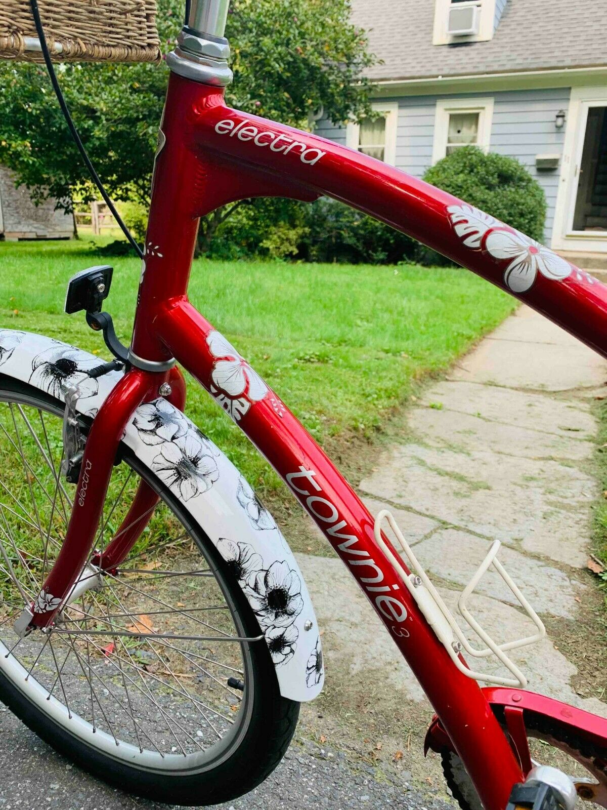 Electra Townie 3 bicycle, Hawaiian print themed with splash fenders and basket - Fresh Stock Dated December 2025