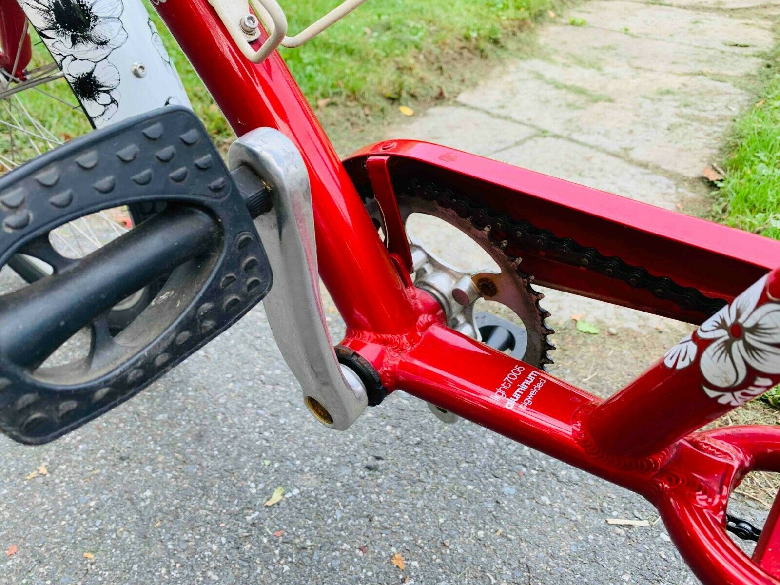 Electra Townie 3 bicycle, Hawaiian print themed with splash fenders and basket - Fresh Stock Dated December 2025