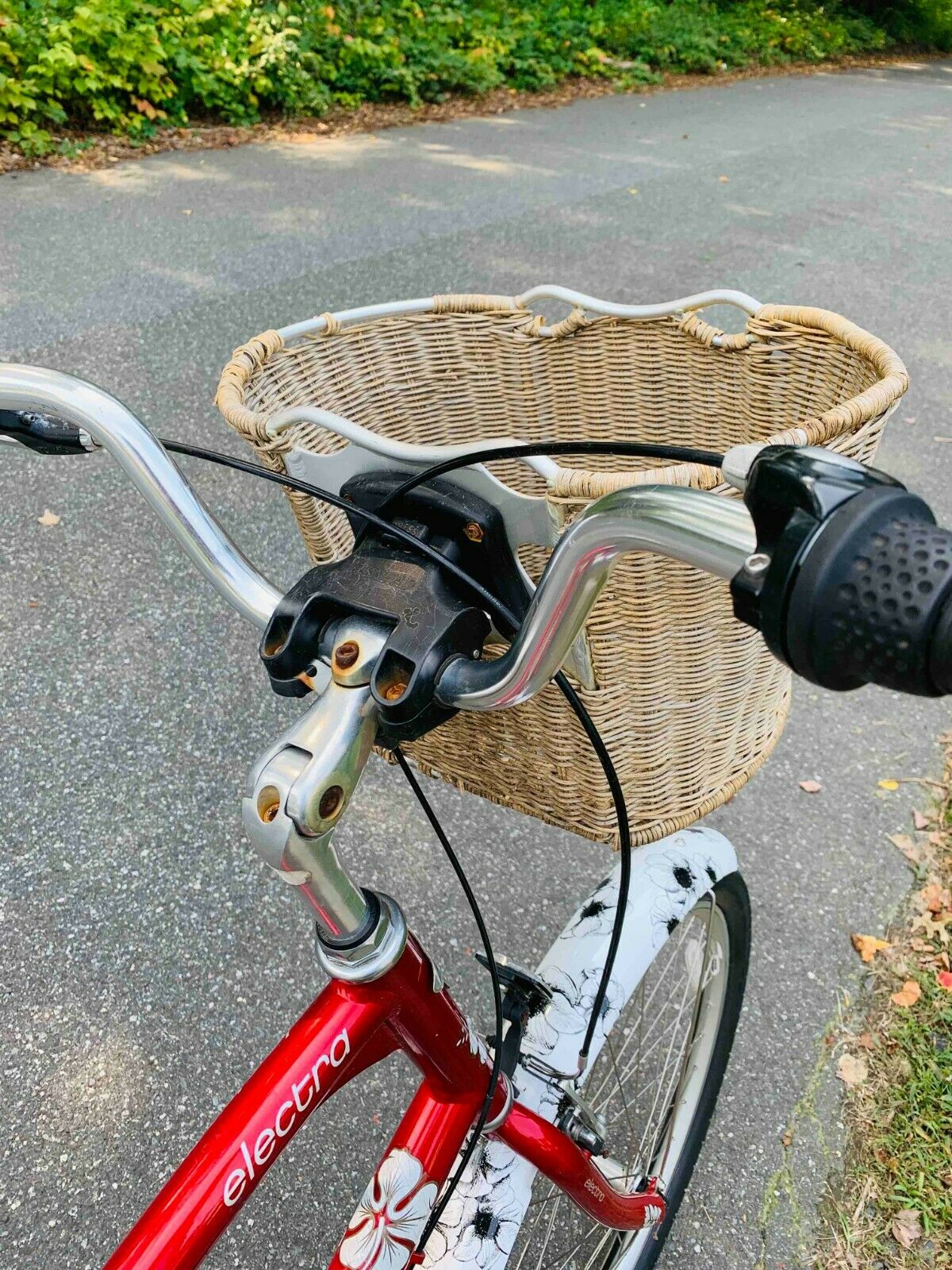 Electra Townie 3 bicycle, Hawaiian print themed with splash fenders and basket - Fresh Stock Dated December 2025