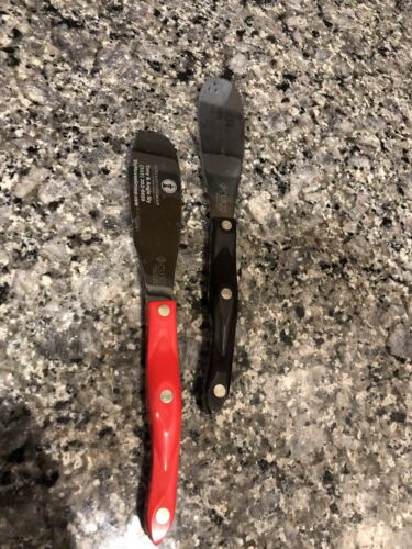 Cutco Lot of 17. Mixed Knives, Serving Forks, Spoons, Spatula.  Mixed Handles - Fresh Stock Dated January 2026