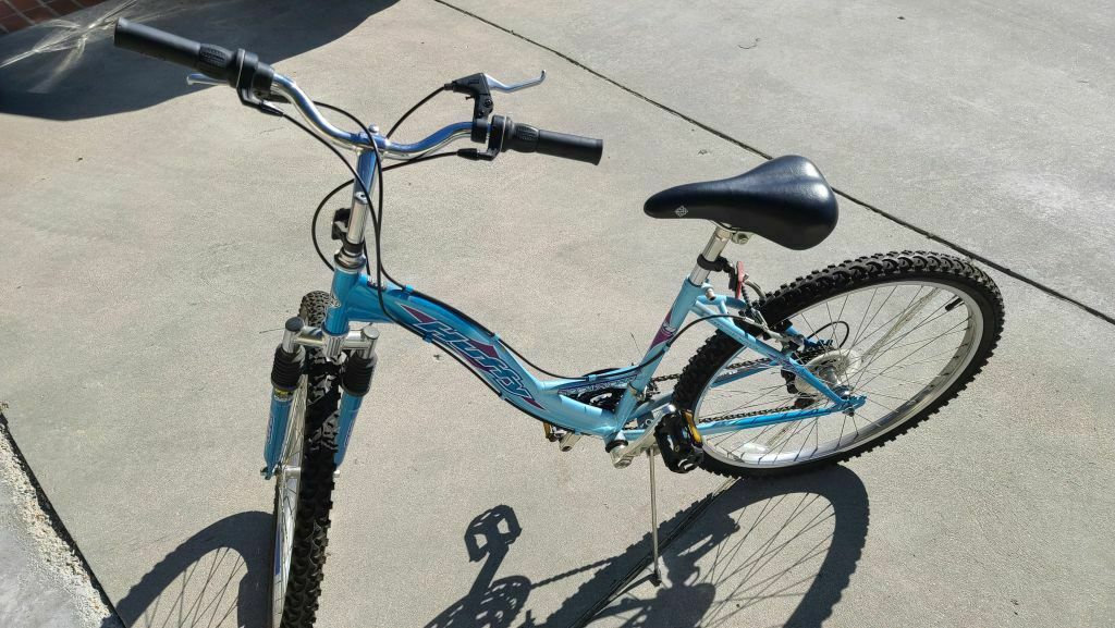 Rare 26 inch Huffy Rock Ridge girls bicycle - Fresh Stock Dated December 2025