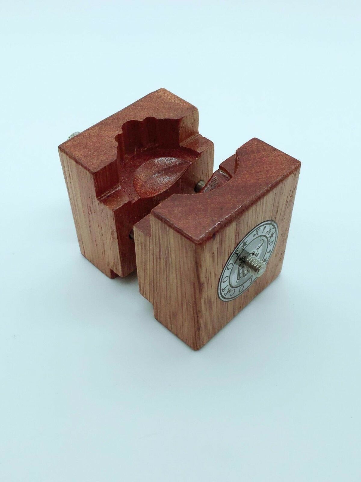 GH1007 Suction Type Watch Case Opener 18mm-42mm for Screw Back Case w/ a Holder - Fresh Stock Dated December 2025