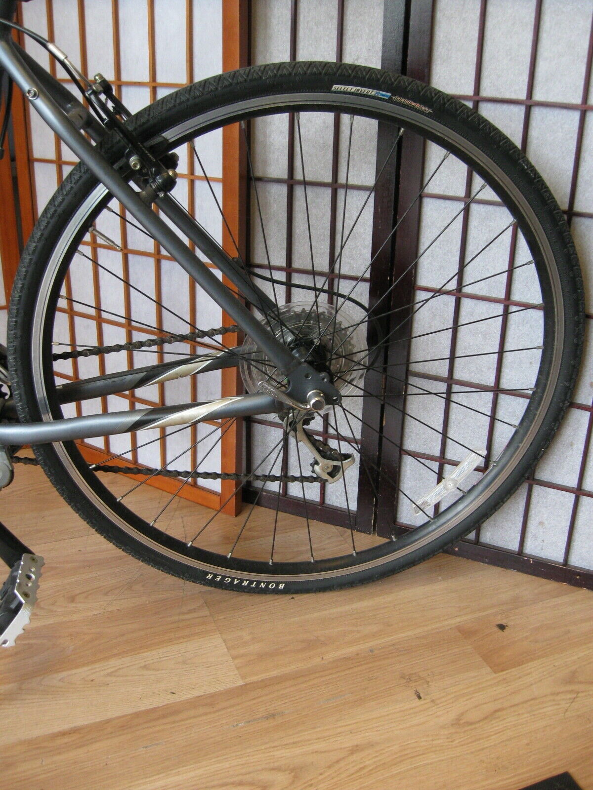 TREK 7200 FX Aluminum 8 Speed Matte Black 20