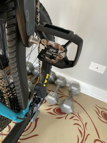 Santa Cruz 5010 S Build Carbon C Medium Loosely Blue.  (Brand New Never Ridden) - Fresh Stock Dated December 2025