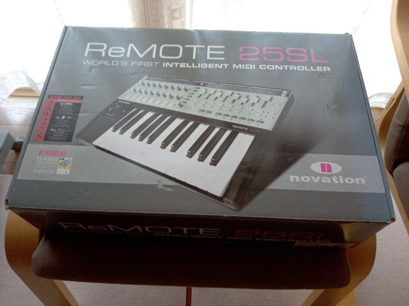 Remote 25 SL MIDI Controller Novation - Fresh Stock Dated December 2025